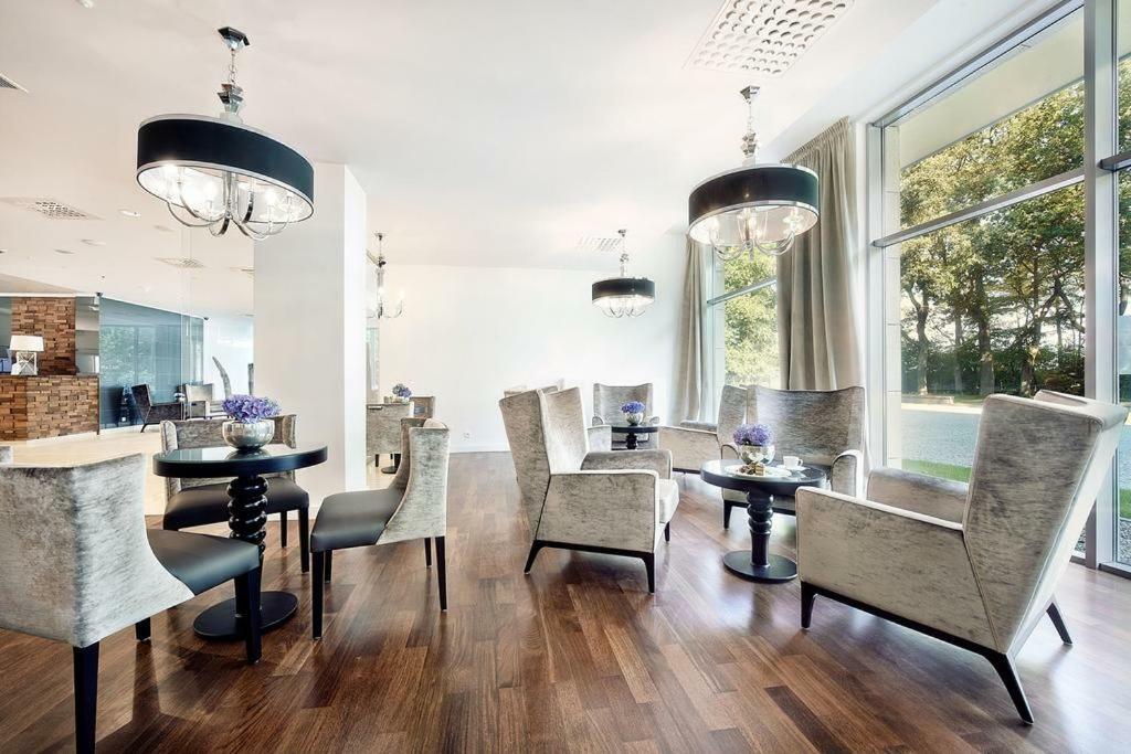 Prywatny Apartament W Hotelu Diune โควอบเซก ภายนอก รูปภาพ