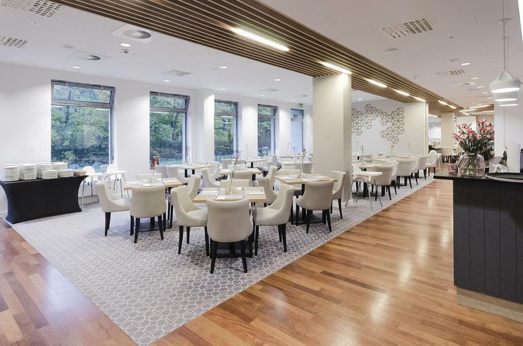 Prywatny Apartament W Hotelu Diune โควอบเซก ภายนอก รูปภาพ